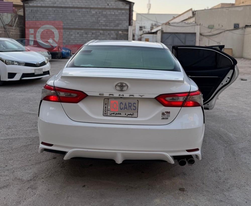 تۆیۆتا کامری